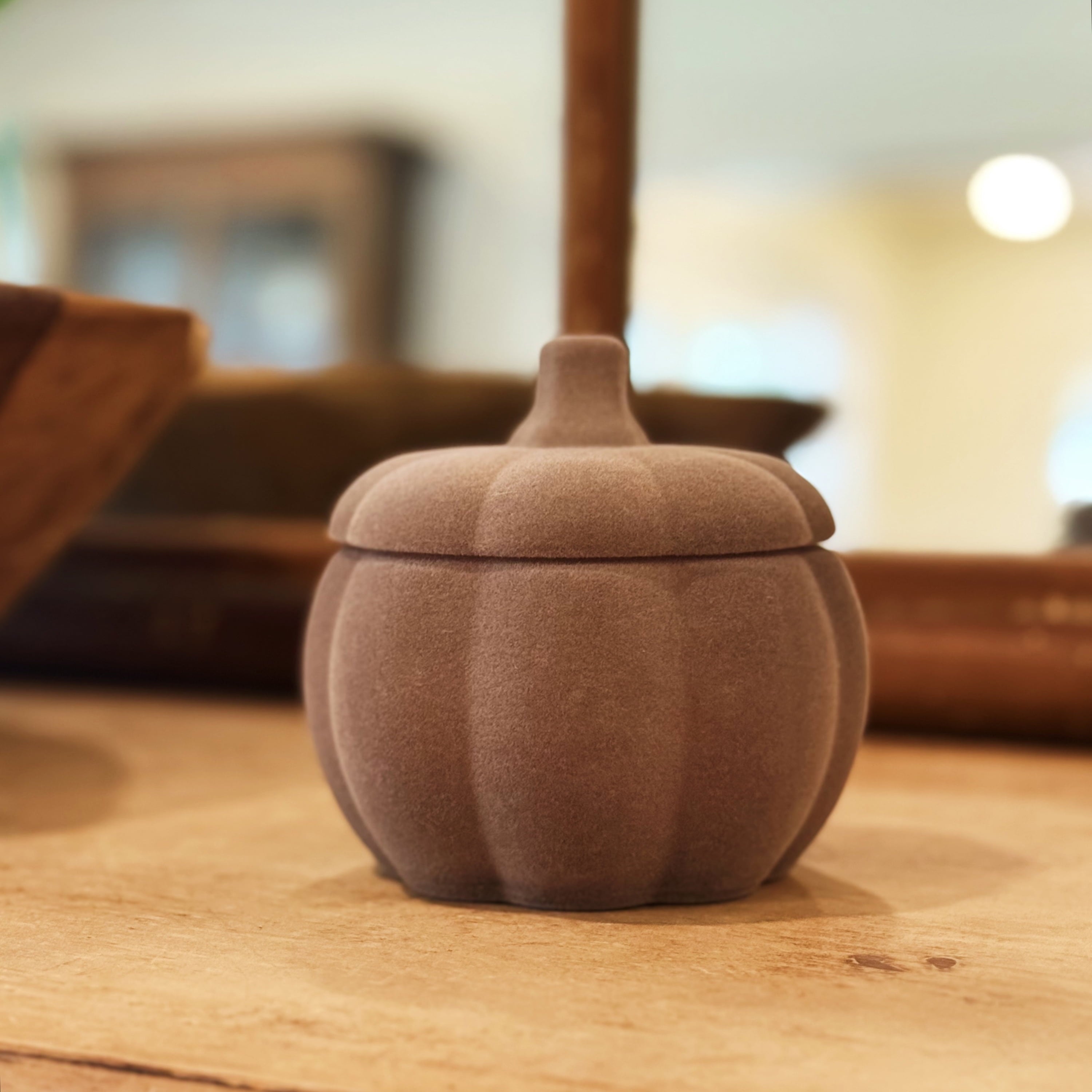 Pumpkin Snickerdoodle Swirl Scented 2-Wick 10Oz (284.3 G) Medium Flocked Pumpkin Jar Candle