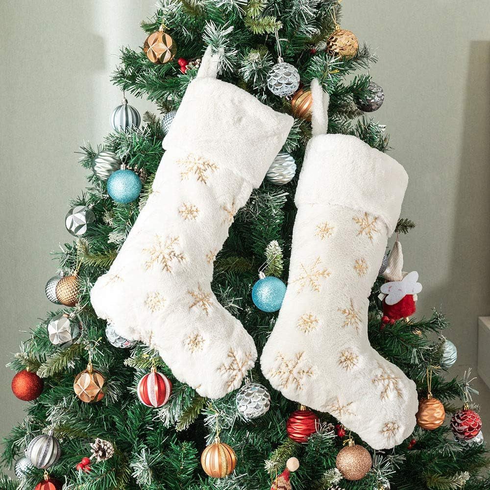 2PCS Plush Christmas Stockings White Faux Fur Large 56Cm Deluxe Hanging Xmas Stockings with Gold Sequin Snowflake for Christmas Fireplace Decorations Socks (White-G, 22Inches)